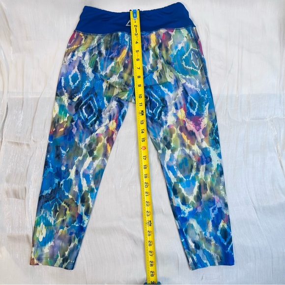 PRISMSPORT womens Medium purple green watercolor wicking cropped leggings - Picture 7 of 9